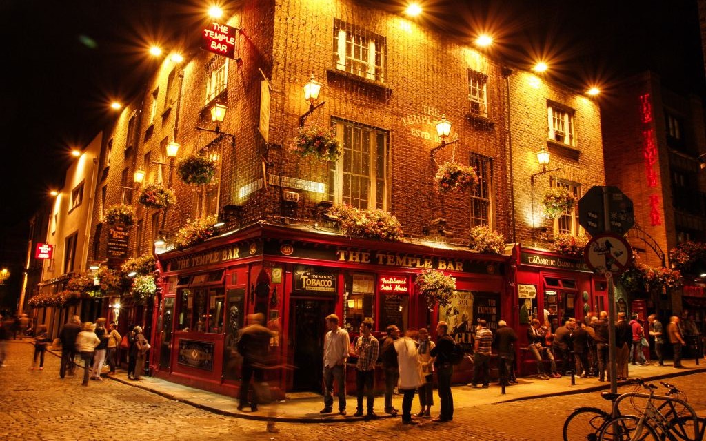 The Temple Bar Pub of Dublin, Ireland © Imagoinsulae | Dreamstime 44471930
