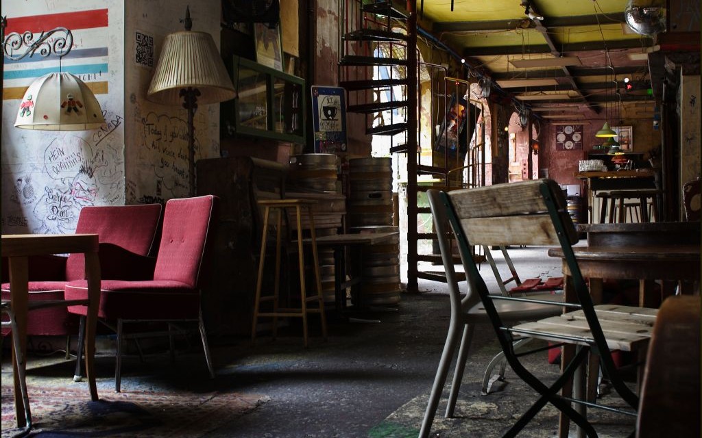 Szimpla Kert Ruin Bar, Budapest, Hungary © Ted & Jen | Flickr