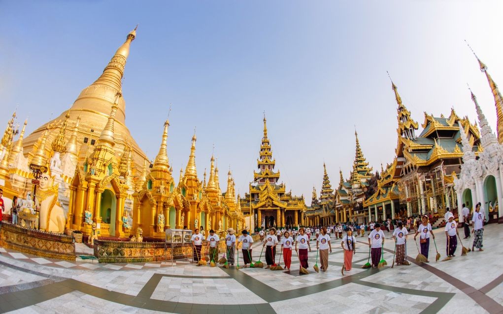 Shwedagon Pagoda, Yangon, Myanmar © Tinnaporn | Dreamstime 44732388