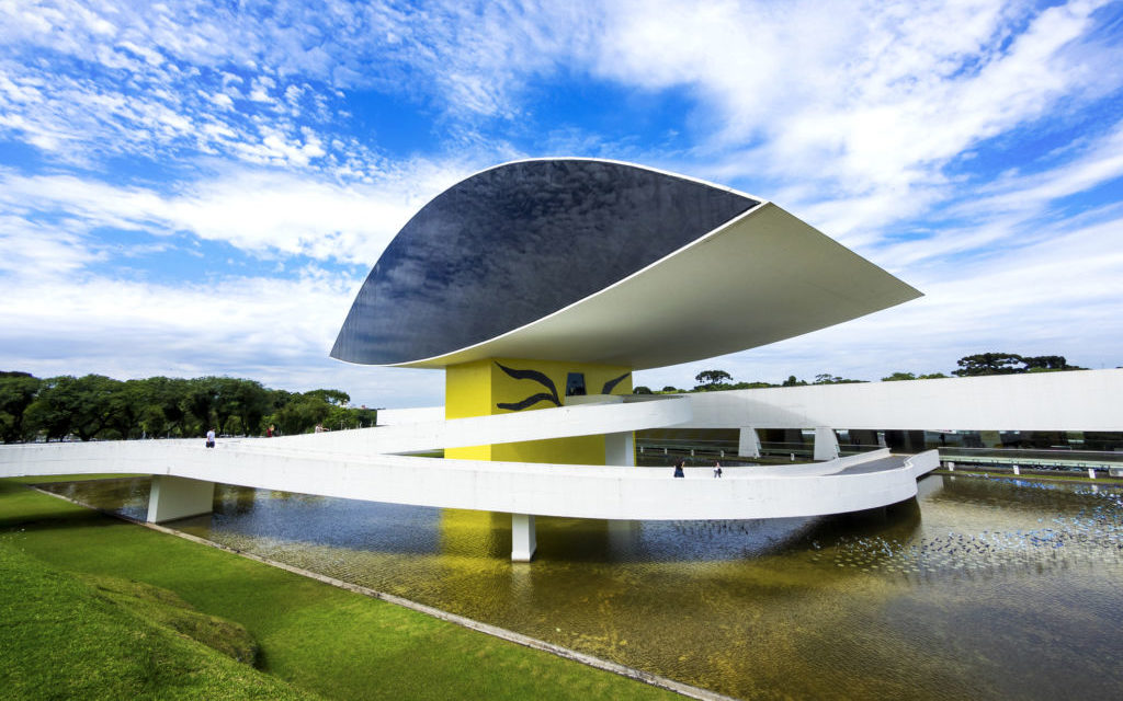 Museu Oscar Niemeyer, Curitiba, Brazil © Rodrigolab | Dreamstime 65099402