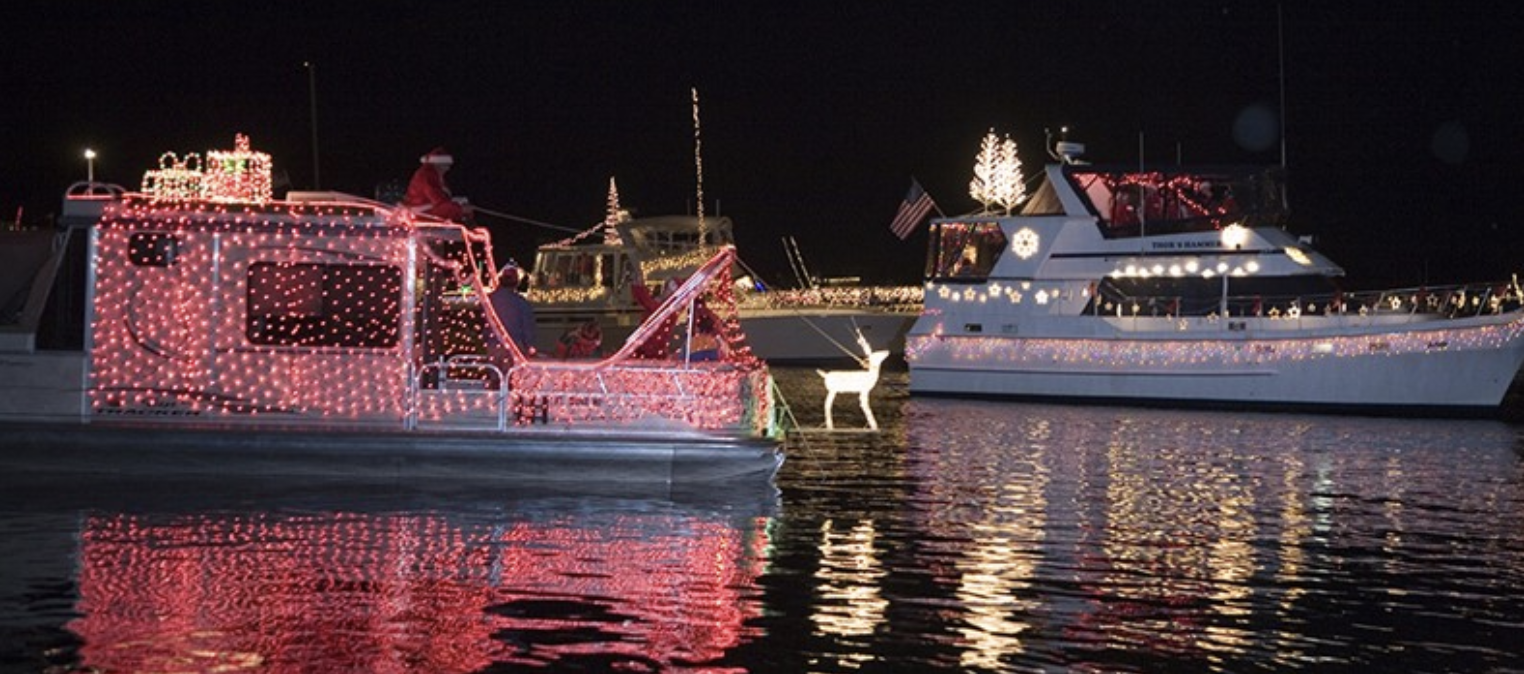 The Beaches of Fort Myers & Sanibel Get into the Holiday Spirit